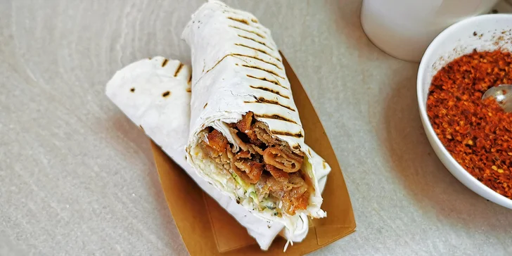 Dobrota do ruky: dürüm kebab s telecím masem pro 1 i 2 osoby