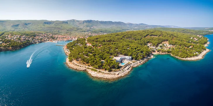 Fontana Bayside Park na Hvaru: vyžití pro děti i neomezený vstup do bazénů