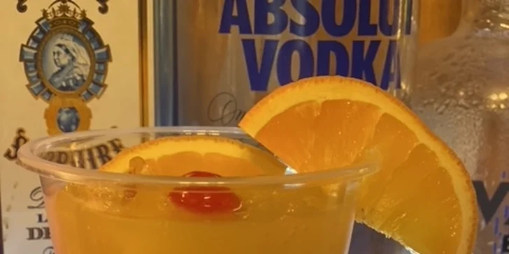 Vyzvedněte si drinky dle vlastního výběru na Stodolní ulici nebo si k nim dejte i nachos