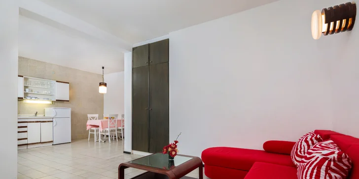 Apartmány ve Fontana Resortu na Hvaru: neomezeně bazény, fitness a v sezóně program pro děti