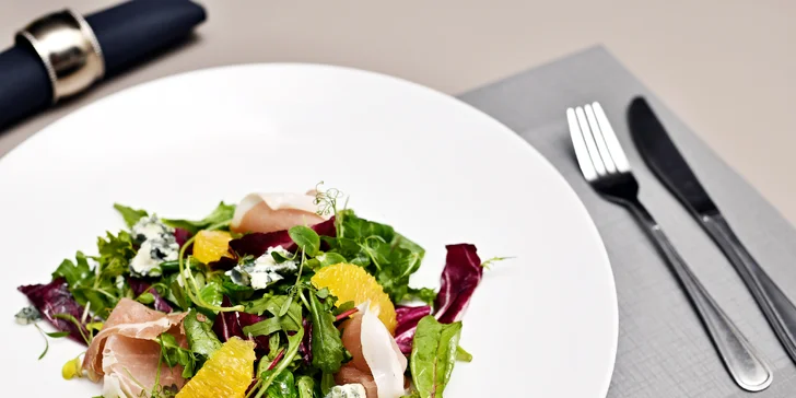 5chodové menu pro dva s vinným párovaním i bez: selečí pečeně či hovězí líčka, saláty i čokoládový fondán