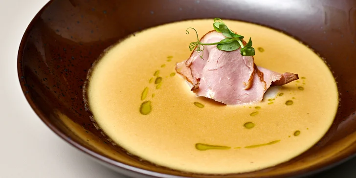 5chodové menu pro dva s vinným párovaním i bez: selečí pečeně či hovězí líčka, saláty i čokoládový fondán