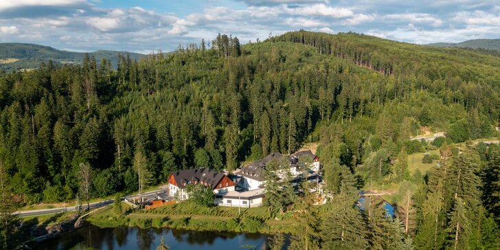 Objevujte krásy polských Beskyd: hotel u lesa a řeky, jídlo a neomezený wellness