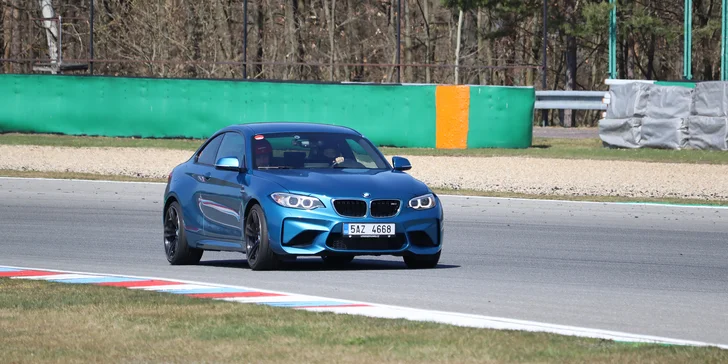 1–4 kola na okruhu v Mostě či Brně jako řidič nebo spolujezdec BMW M2 a M3