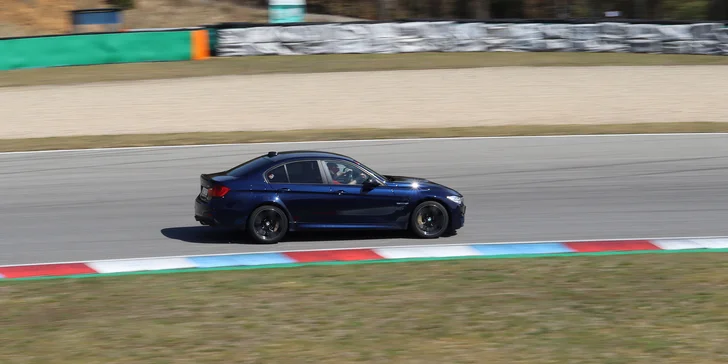 1–4 kola na okruhu v Mostě či Brně jako řidič nebo spolujezdec BMW M2 a M3