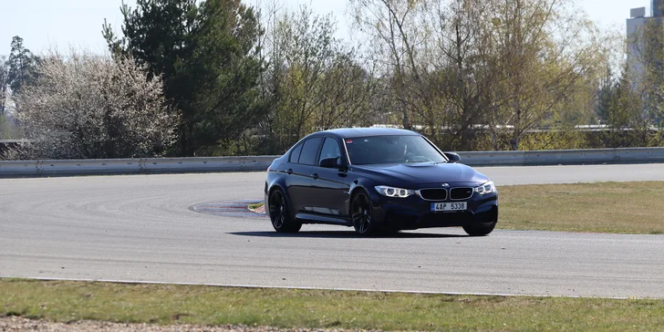 1–4 kola na okruhu v Mostě či Brně jako řidič nebo spolujezdec BMW M2 a M3