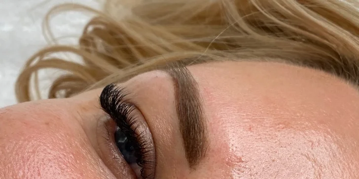 Permanentní make-up: oční linky, obočí pudrovou metodou i výplň rtů