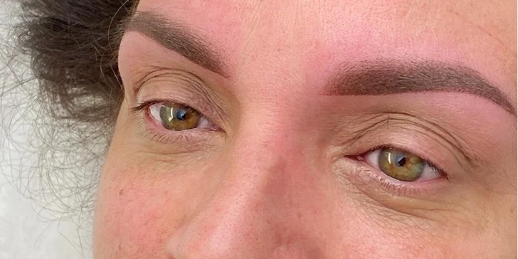 Permanentní make-up: oční linky, obočí pudrovou metodou i výplň rtů