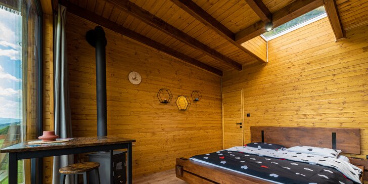 Romantická noc pro dva v chatě Hviezdna noc s nádherným výhledem a blízko Lesní sauny