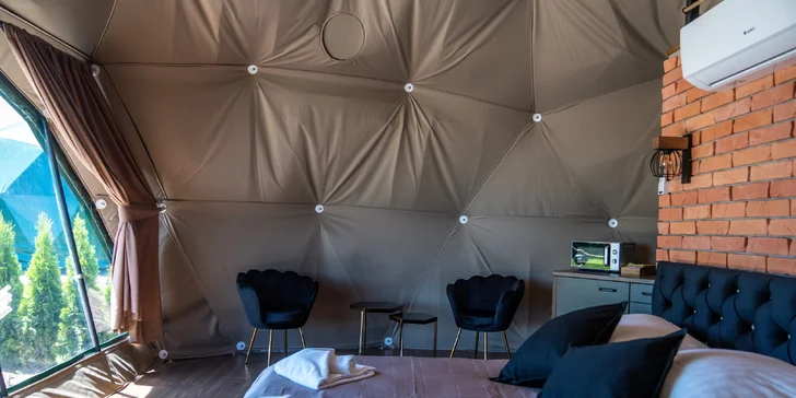 Romantický glamping s venkovní vířivkou jen kousek od Zakopaného