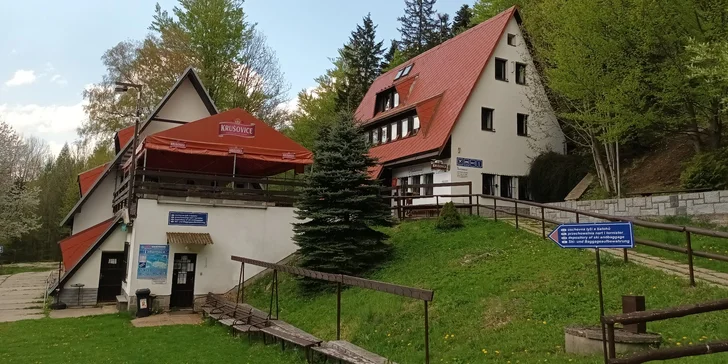 Dovolená v Jeseníkách: chata se snídaněmi či polopenzí přímo pod sjezdovkou