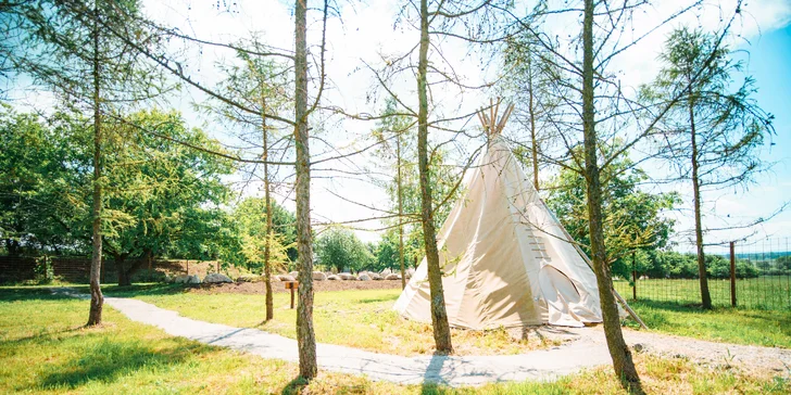 Pobyt v indiánské vesničce pro 2–4 osoby: nocleh v teepee, snídaně a Offroad Safari jízda