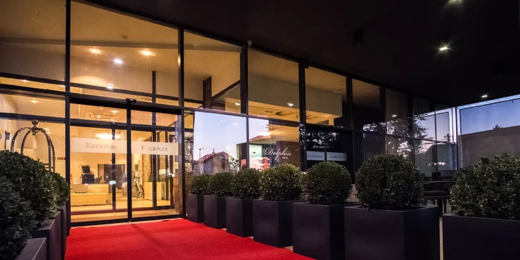 4* hotel přímo u Slunečních jezer: soukromá pláž, privátní wellness i vstup do aquaparku