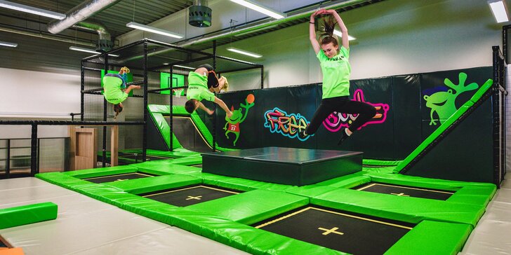 Jump aréna Tábor plná atrakcí: 1 či 2 hod. nebo celý den v trampolínovém parkour centru s plochou 1200 m²