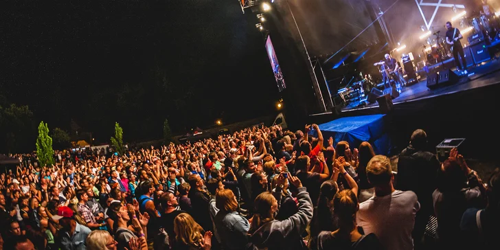 Dvoudenní vstup na Jízdárna Fest v Rychnově nad Kněžnou: Tomáš Klus, Mirai, Jelen, Pavel Callta a další