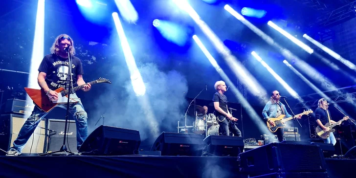Vstupenka na Kabát revival: parádní koncert venku před plzeňskou pivnici Dvacítka