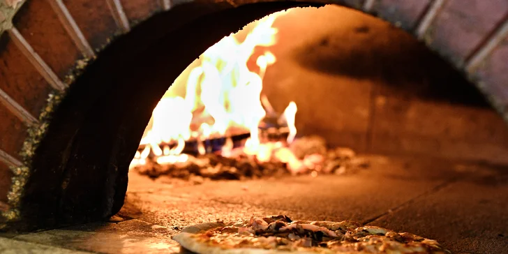 Itálie pro jednoho či pár: 32cm pizza, těstoviny či risotto dle výběru