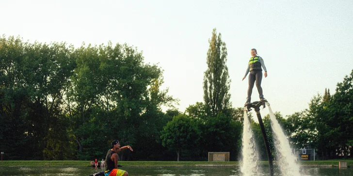 Lekce létání na flyboardu pro 1 osobu: základy i VIP lekce s Petrem Civínem s triky