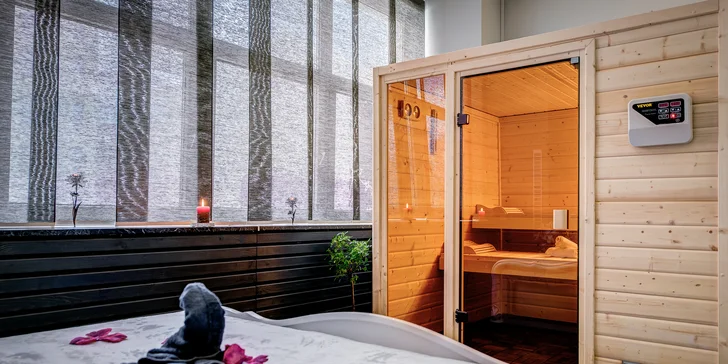 Privátní wellness pokoje v různých stylech: hydromasážní vana, sauna i relax zóna