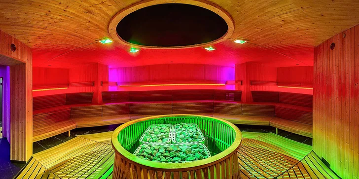 Léto pod Tatrami: polopenze a neomezený vstup do AquaCity Poprad, ideální pro páry i seniory