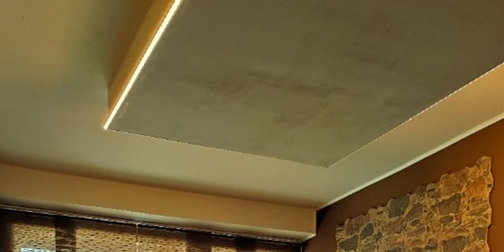 Privátní wellness pokoje v různých stylech: hydromasážní vana, sauna i relax zóna