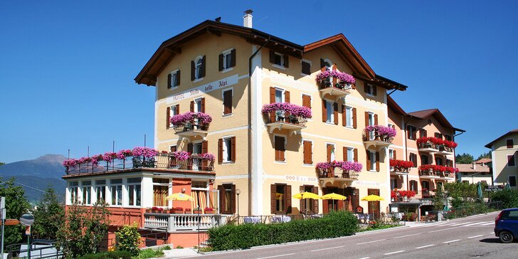 Aktivní dovolená v Dolomitech pro pár i rodinu: 3* hotel s polopenzí a vstupem do wellness