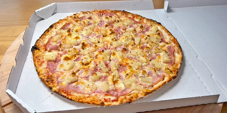 1× pizza dle výběru k odnosu s sebou i ⅙ pizzy na tácku: šunková, tvarůžková, primavera i quattro formaggi