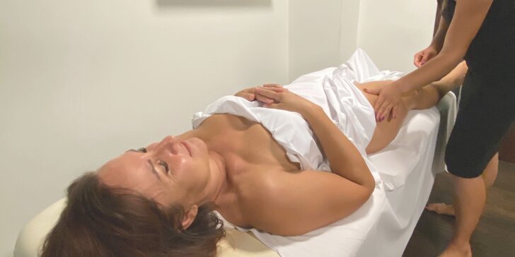 Lymfatická masáž vybrané části těla, nápoj a vstup do saunového světa s relaxačním bazénem