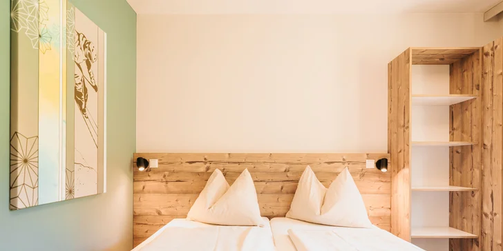 Aktivní dovolená v rakouských Korutanech: moderní hotel se snídaní či polopenzí a saunou
