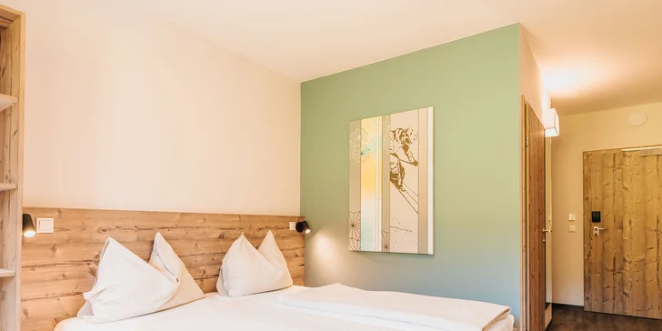 Aktivní dovolená v rakouských Korutanech: moderní hotel se snídaní či polopenzí a saunou