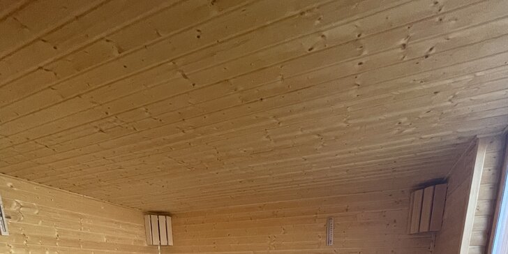 Hodina ve finské sauně s panoramatickým oknem pro 2 osoby