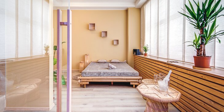 Privátní wellness pokoje v různých stylech: hydromasážní vana, sauna i relax zóna