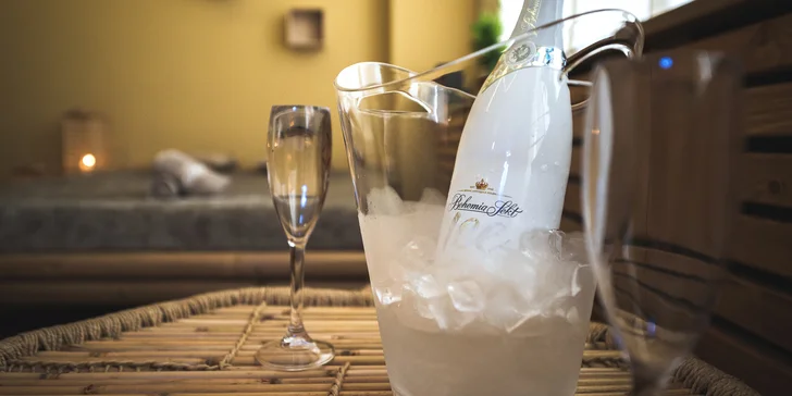 Privátní wellness pokoje v různých stylech: hydromasážní vana, sauna i relax zóna