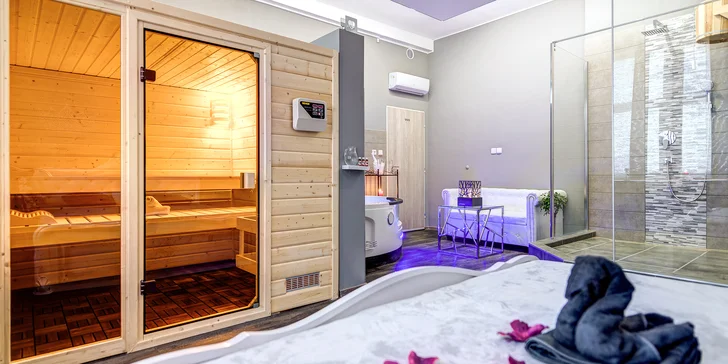 Privátní wellness pokoje v různých stylech: hydromasážní vana, sauna i relax zóna