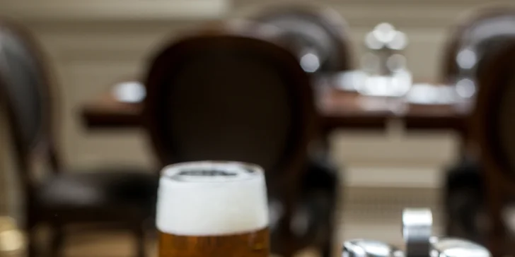 Tradiční česká klasika: guláš, kachní stehno, žebra i pivo pro 1 i 2 osoby