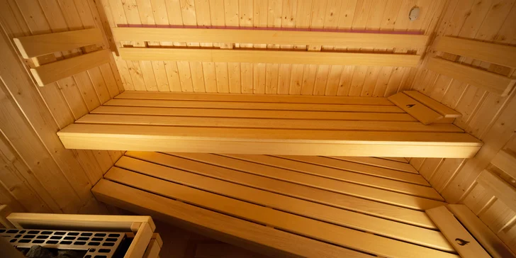 Relaxační energetická masáž i vstup do finské či biosauny s ochlazovací sprchou