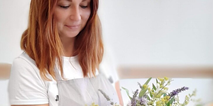 Kurzy floristiky: naučte se vázat kytici pod profesionálním dohledem