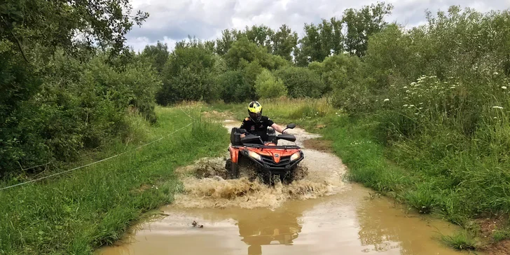 Jízda na čtyřkolce v terénu: 15 min. pro dítě nebo až 30 min. pro dospělého