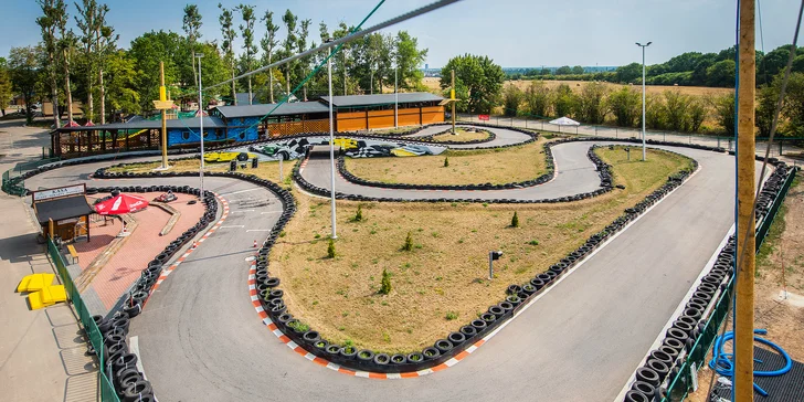 Zážitkové pobyty s jídlem i wellness: v areálu střelnice, lanový park, motokáry a další