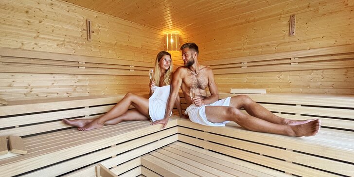 Hodina ve finské sauně s panoramatickým oknem pro 2 osoby