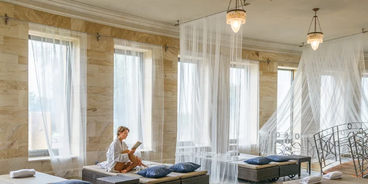 5* luxus v Sárváru: neomezený wellness a 22 bazénů, pokoj s terasou a božská gastronomie