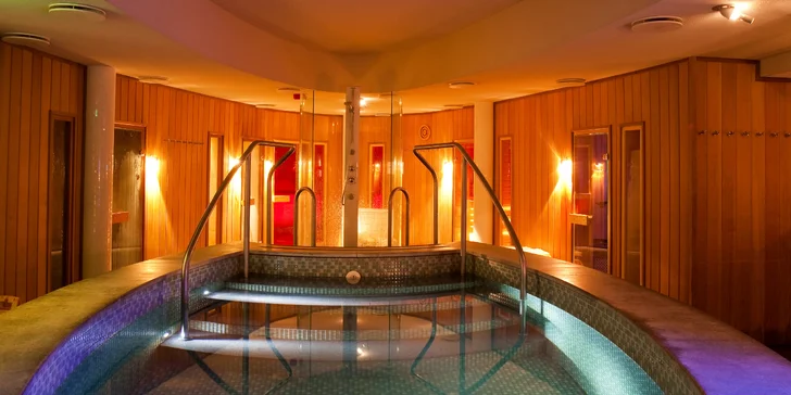 5* luxus v Sárváru: neomezený wellness a 22 bazénů, pokoj s terasou a božská gastronomie