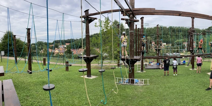 Zábava ve výškách: lanové aktivity pro celou rodinu, dospělé i děti