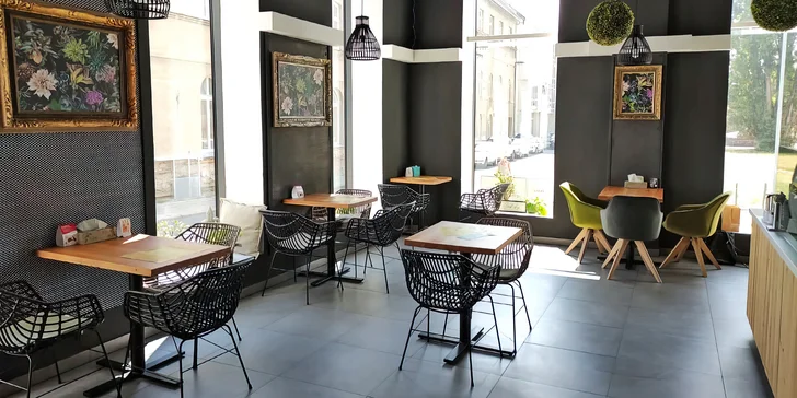Moderní bistro v centru Prostějova: otevřený voucher v hodnotě až 350 Kč na cokoliv
