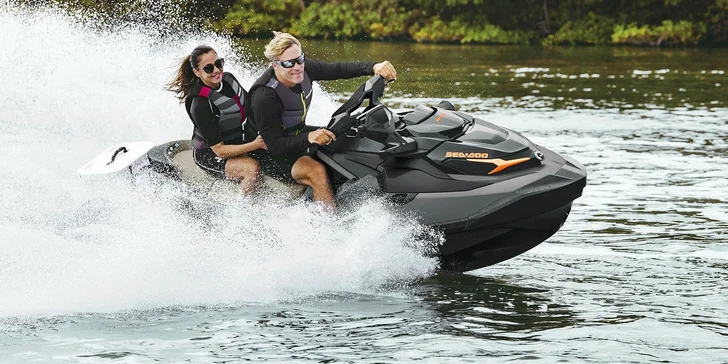 To je jízda: vodní skútr Sea Doo GTX230 i banán či kruh