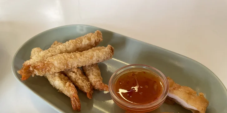 Vietnamský wok bufet: neomezený výběr na talíř plný chuti i polévka