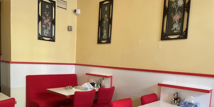 Vietnamský wok bufet: neomezený výběr na talíř plný chuti i polévka
