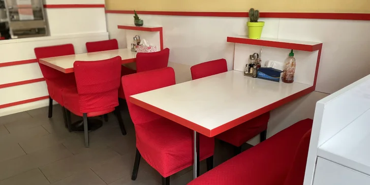 Vietnamský wok bufet: neomezený výběr na talíř plný chuti i polévka