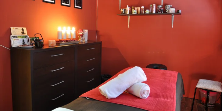 Hodina božské relaxace pro 2 osoby: masáž tajemná, klasická i Lomi Lomi
