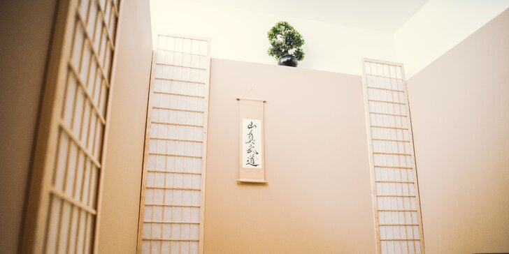 Privátní 2hod. vstup do japonského wellness až pro 10 osob: vyhřívaný bazén, sauna i bar